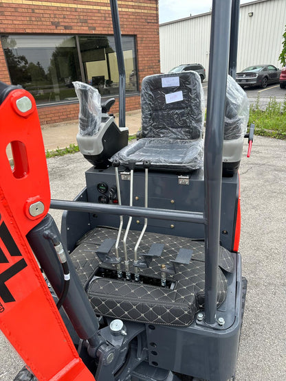 Mini Excavator 1.3T with B&S engine, Hydraulic Thumb & Swing boom & side controls