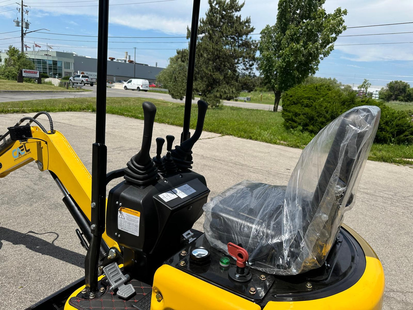 Mini Excavator 1T with Briggs & Stratton engine (EX1BS-New)