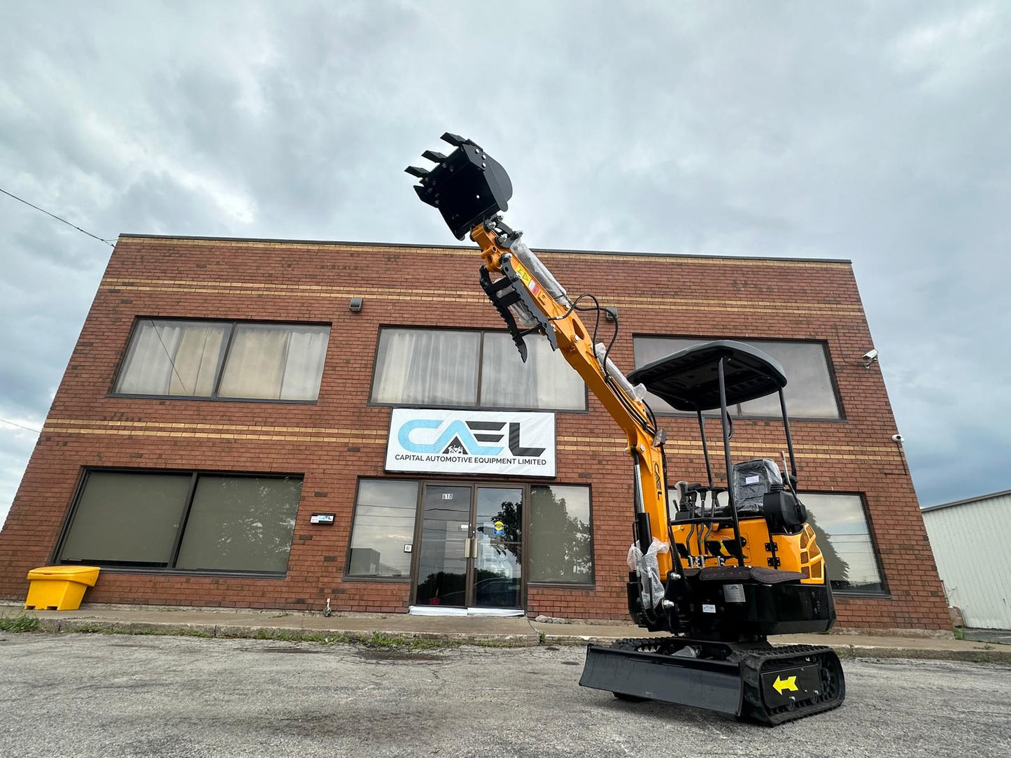 Mini Excavator 1.5T With B&S Engine, Swing boom, Hydraulic Thumb (EX15BS-AD)