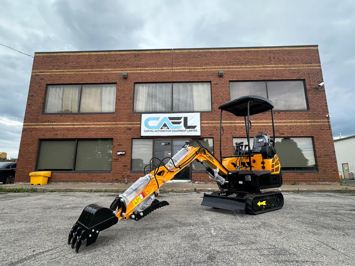 Mini Excavator 1.5T With B&S Engine, Swing boom, Hydraulic Thumb (EX15BS-AD)