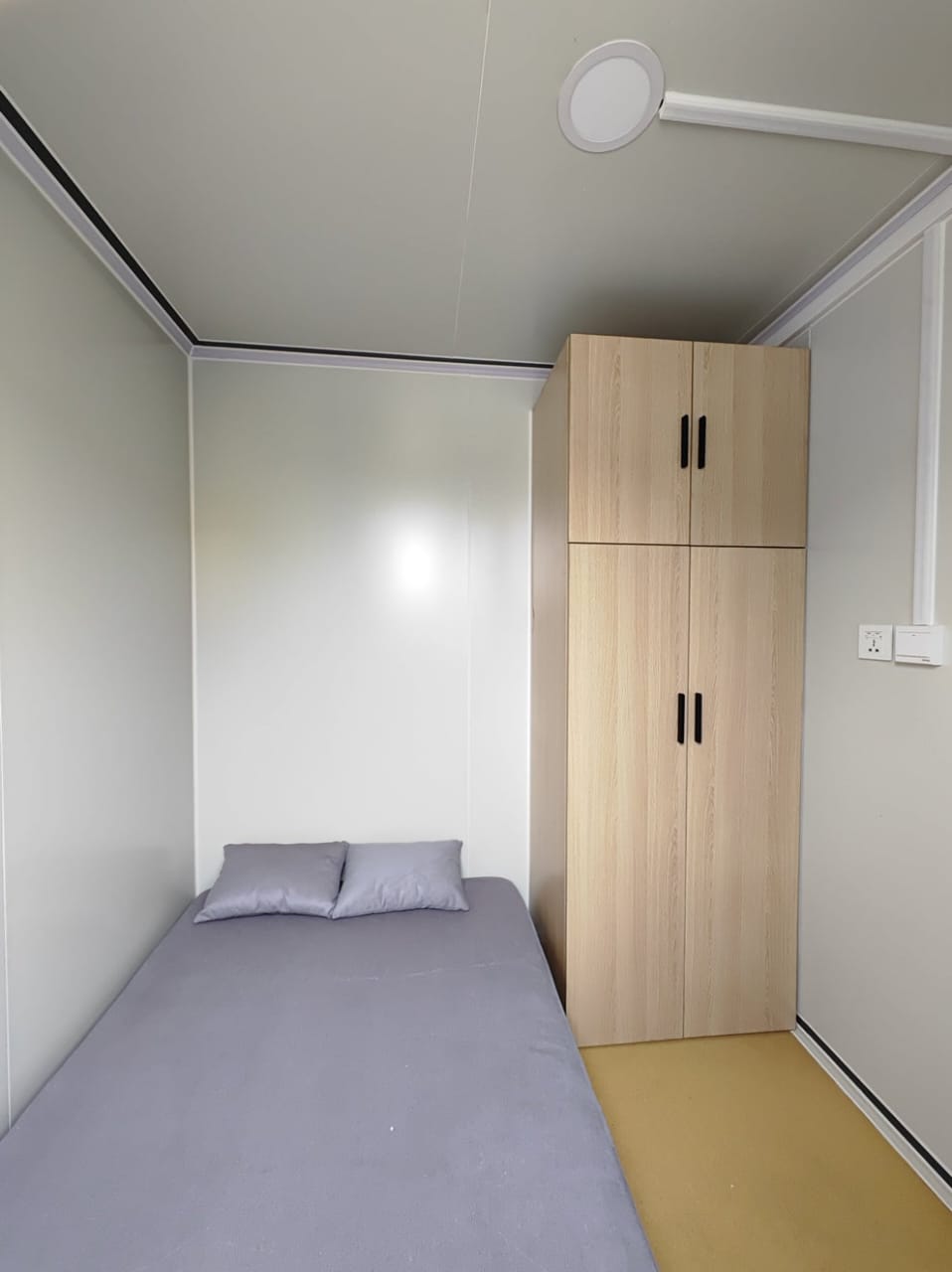 CAEL 20FT Mobile Office Cabin with Bedroom, Bathroom &amp; Kitchen (CAEL-MOC20-BBK-110V)
