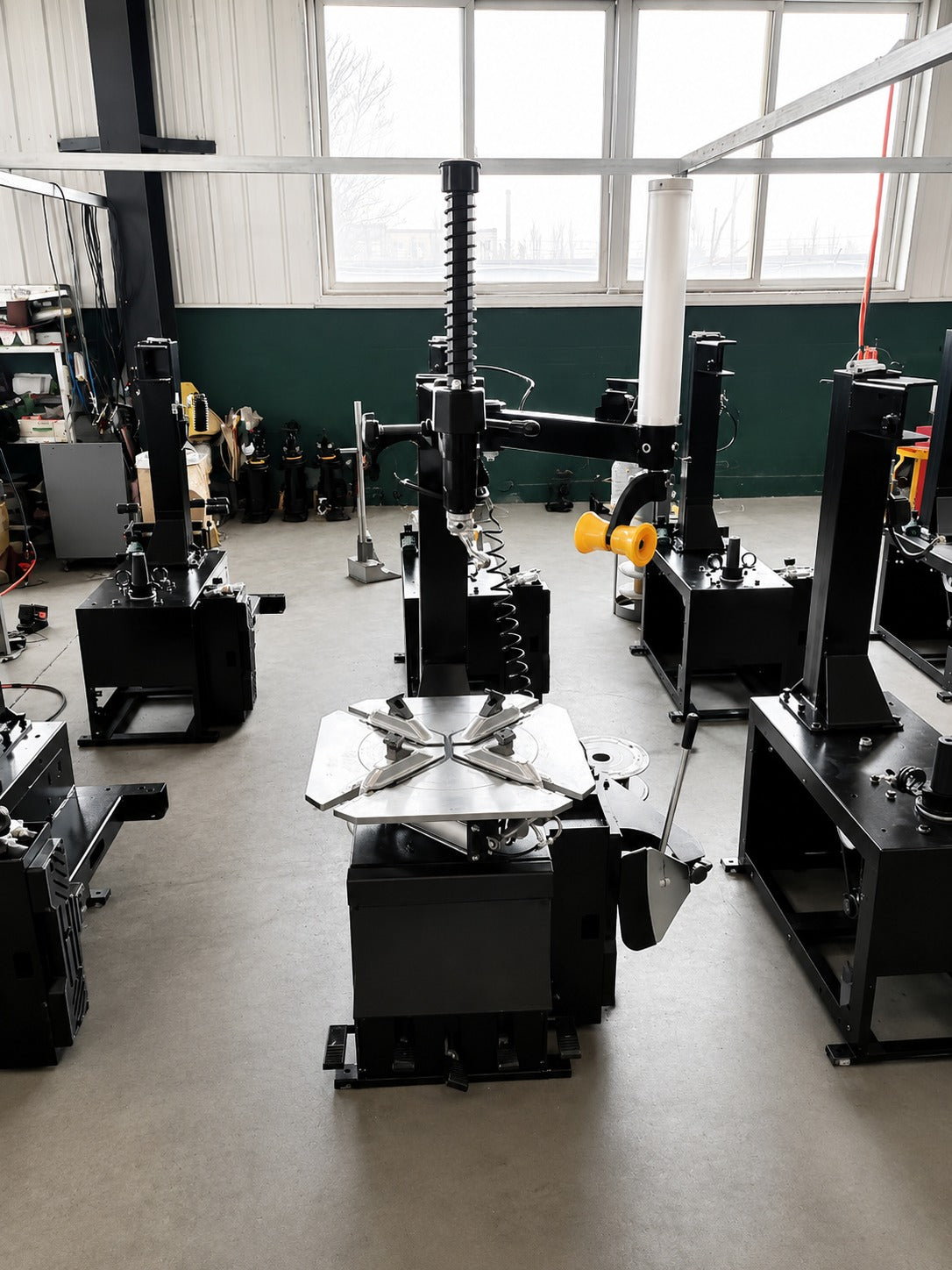 CAEL TC-150 Tire Changer with Assist Arm