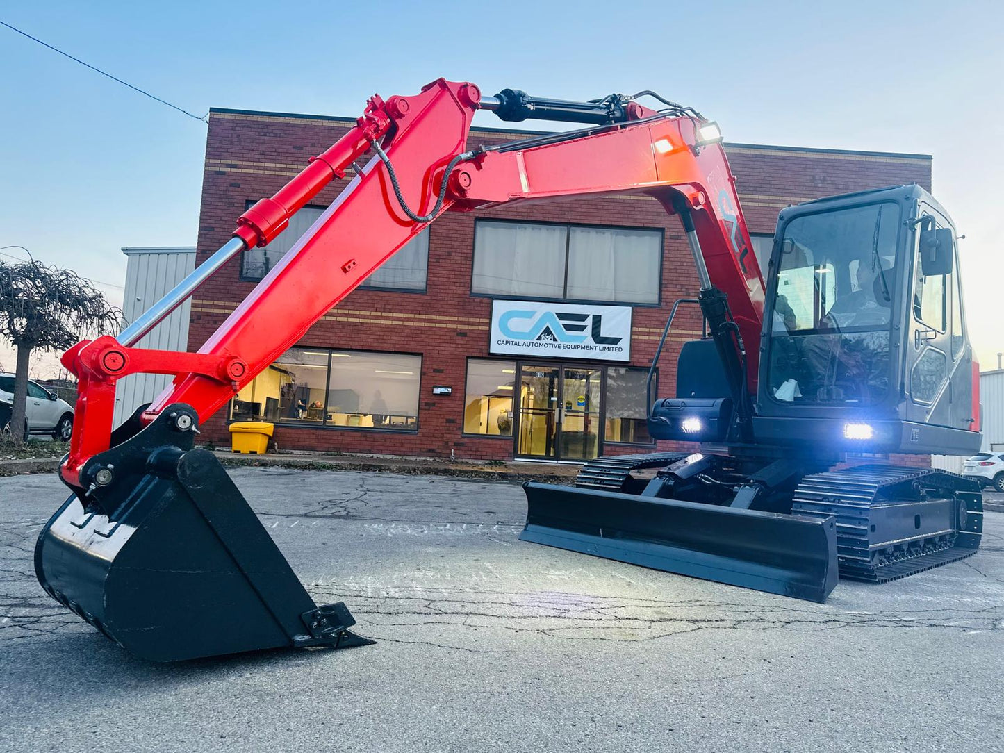 Excavator 8 Ton With Yanmar Engine, Hydraulic Thumb, AC/Heat (EX-8Y)