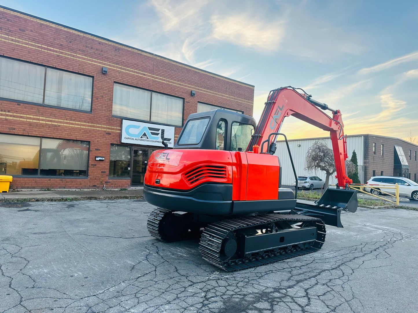 Excavator 8 Ton With Yanmar Engine, Hydraulic Thumb, AC/Heat (EX-8Y)