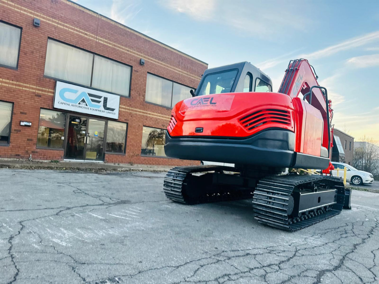 Excavator 8 Ton With Yanmar Engine, Hydraulic Thumb, AC/Heat (EX-8Y)