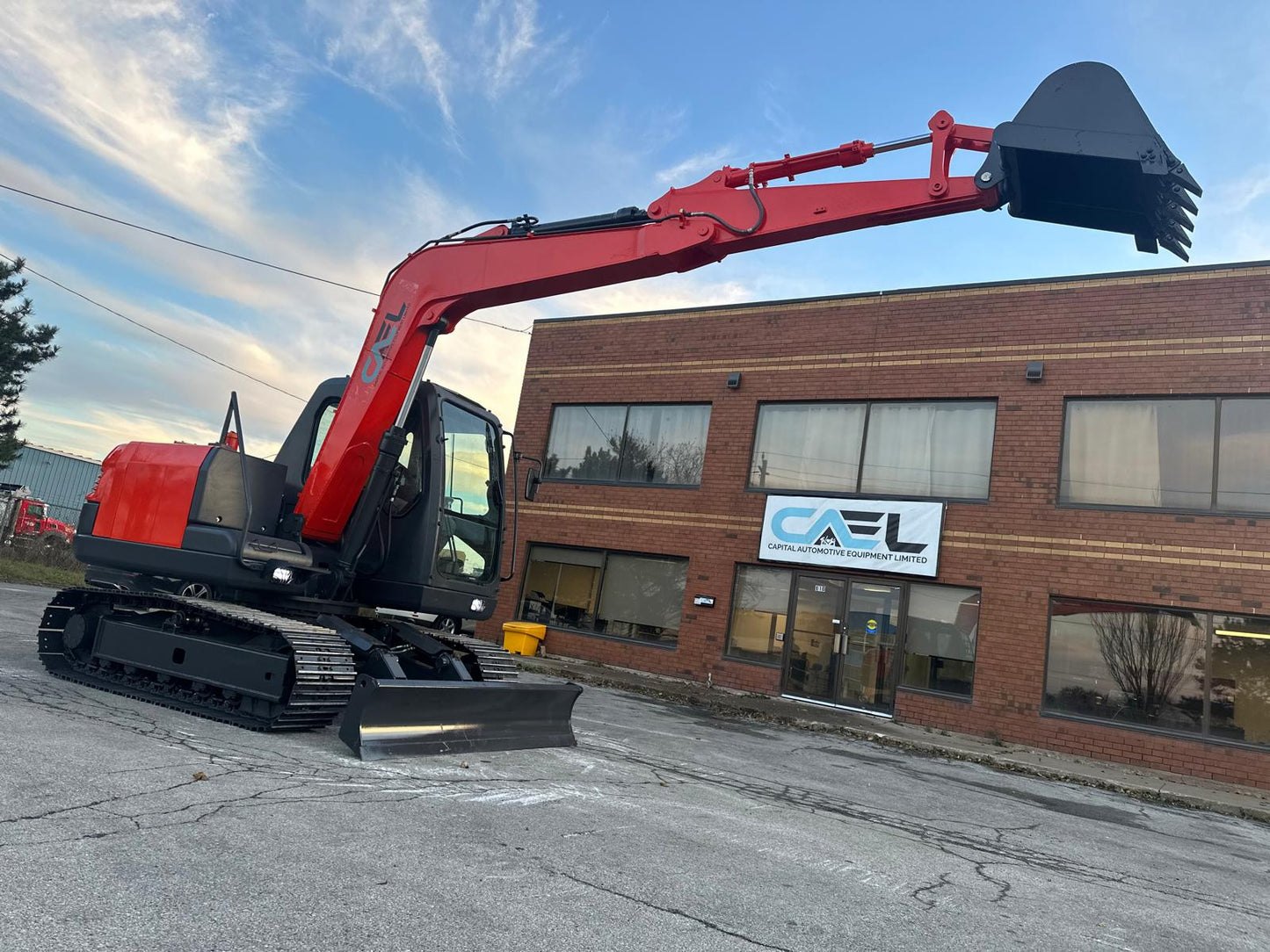 Excavator 8 Ton With Yanmar Engine, Hydraulic Thumb, AC/Heat (EX-8Y)