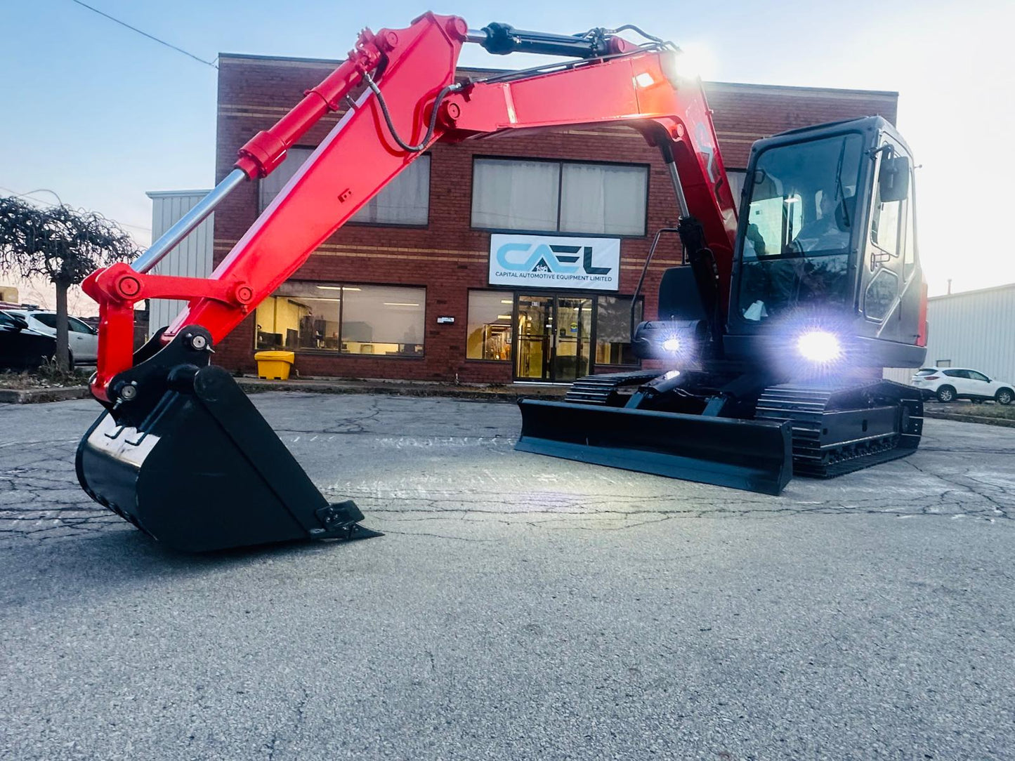 Excavator 8 Ton With Yanmar Engine, Hydraulic Thumb, AC/Heat (EX-8Y)