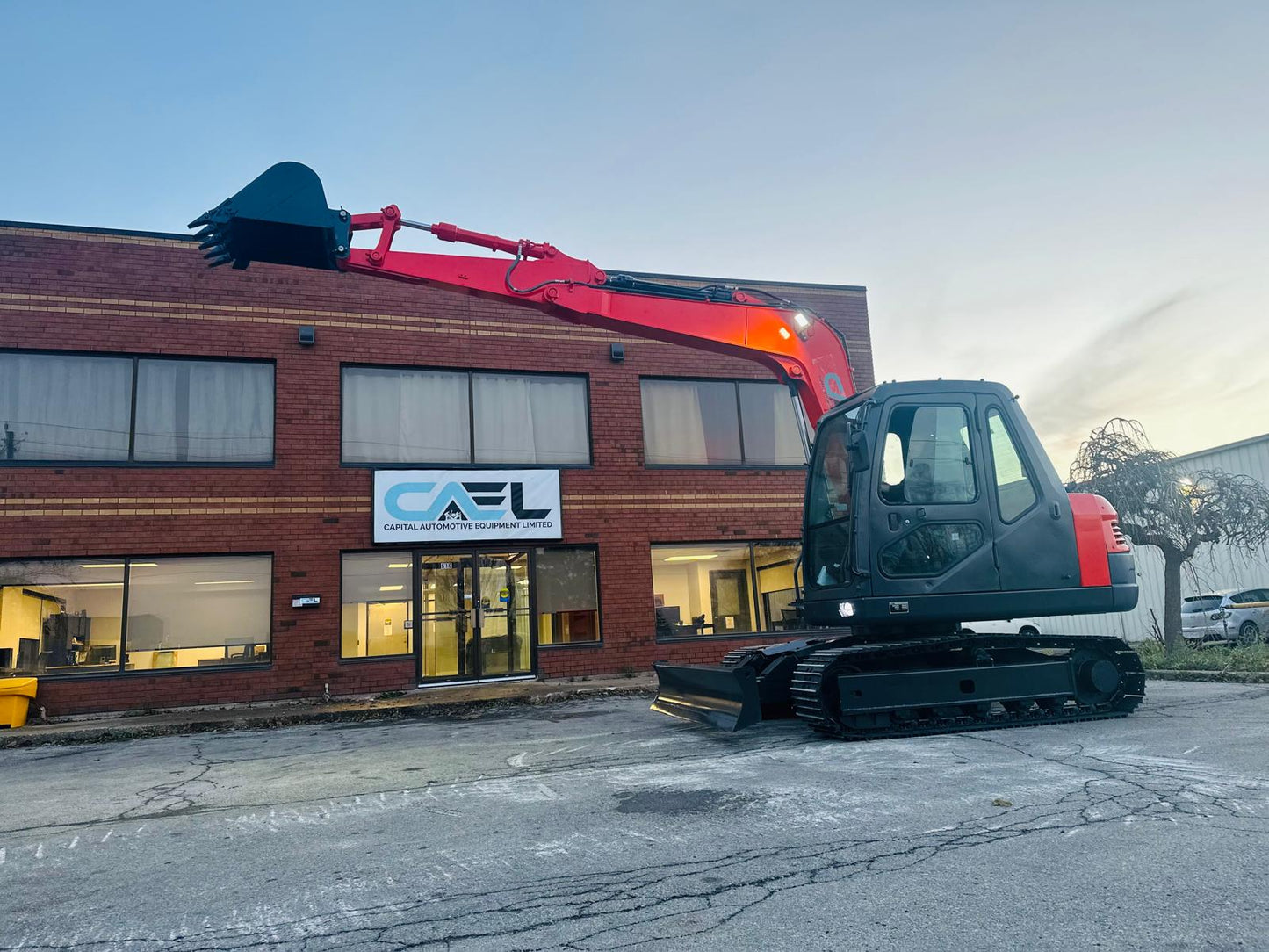 Excavator 8 Ton With Yanmar Engine, Hydraulic Thumb, AC/Heat (EX-8Y)