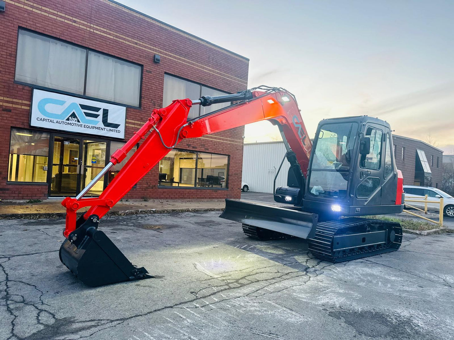 Excavator 8 Ton With Yanmar Engine, Hydraulic Thumb, AC/Heat (EX-8Y)