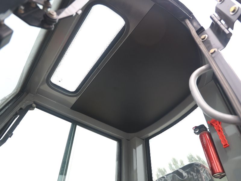 Zero Turn Excavator 3.5 Ton With Swing Boom, AC and Hydraulic Thumb (EX35ZT)