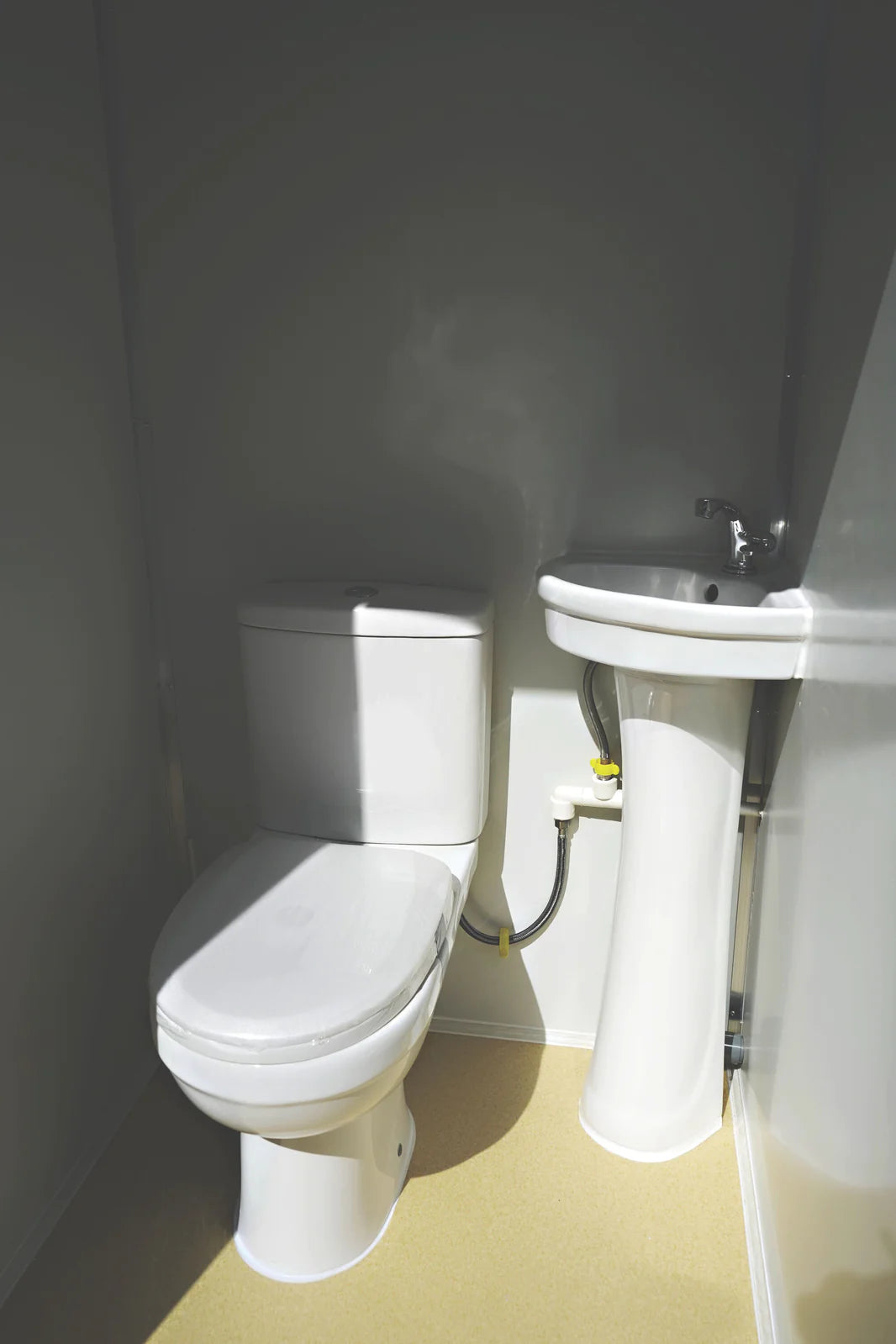 Portable Toilets With Double Closestools