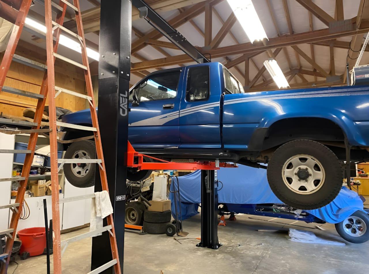 Two-Post Clear Floor Lift (9000)